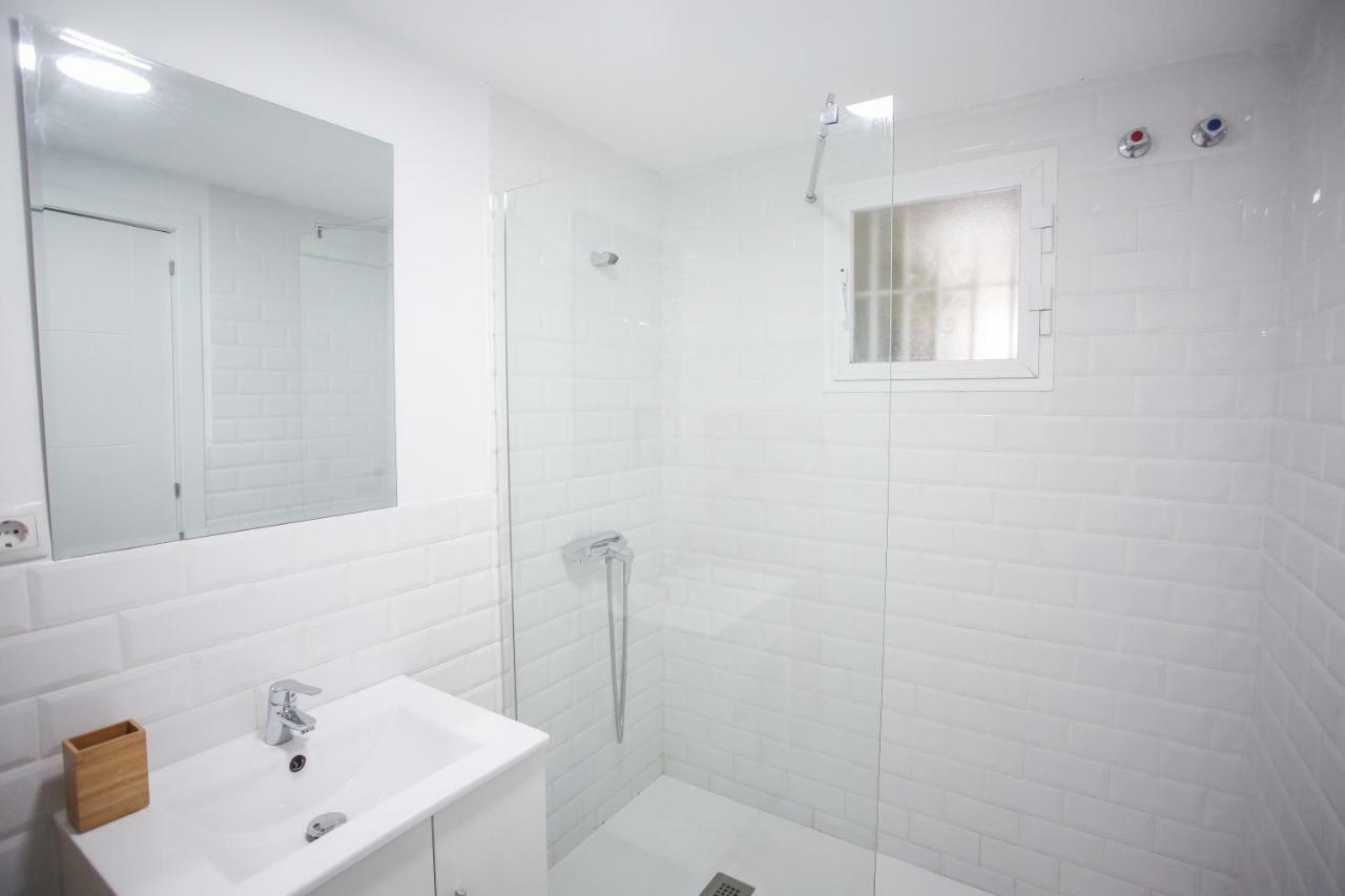 Appartamento Apartamento En La Carihuela Con Piscina Y Parking, Al Lado De La Playa Torremolinos Esterno foto