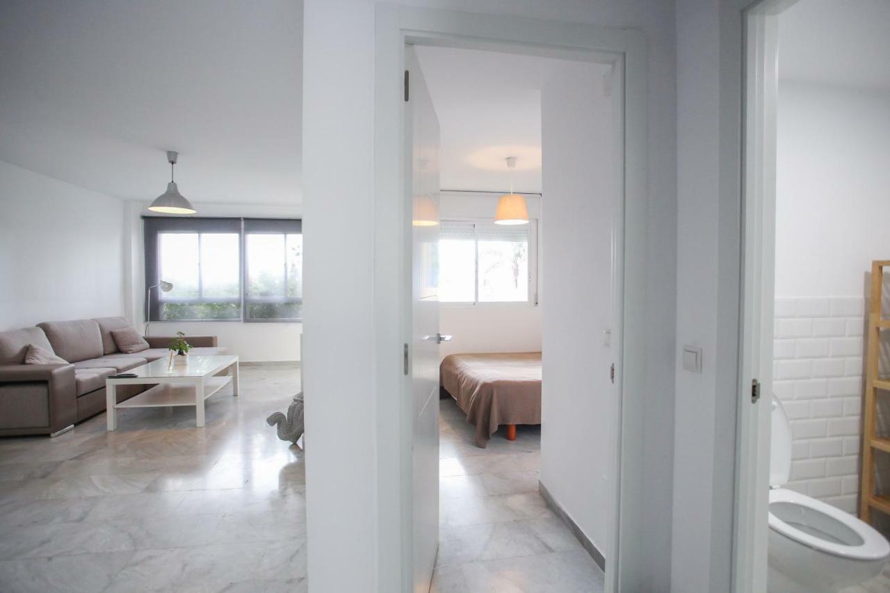 Appartamento Apartamento En La Carihuela Con Piscina Y Parking, Al Lado De La Playa Torremolinos Esterno foto